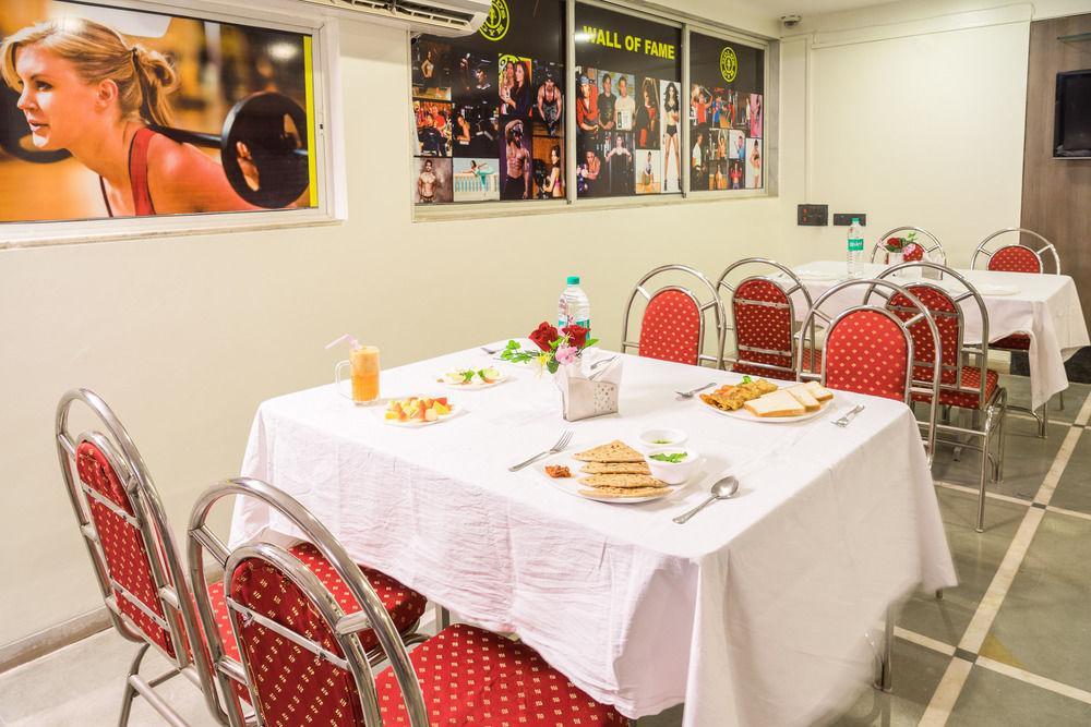 Treebo Trend Royal Kourt Aurangabad Hotel Bagian luar foto