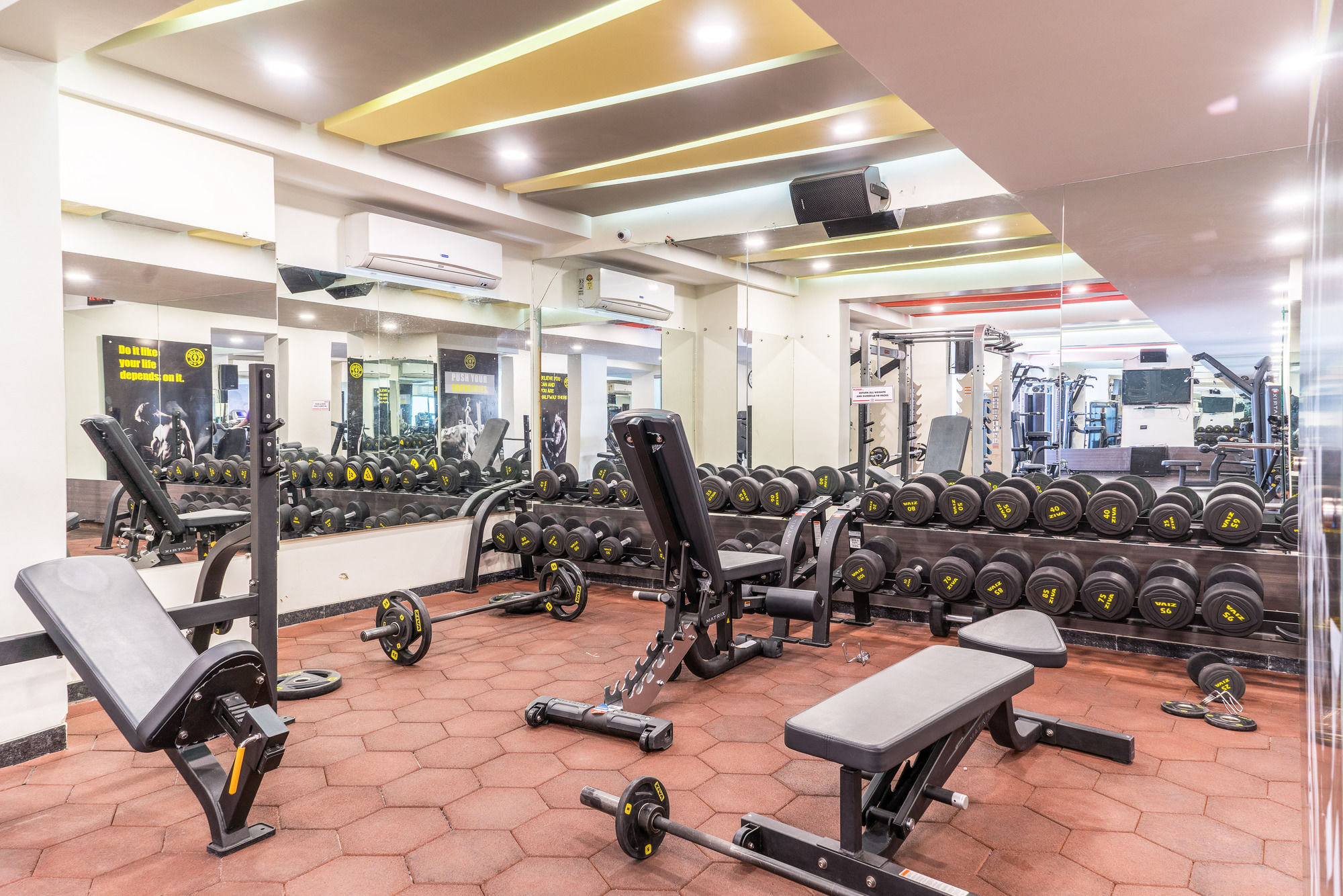Treebo Trend Royal Kourt Aurangabad Hotel Bagian luar foto