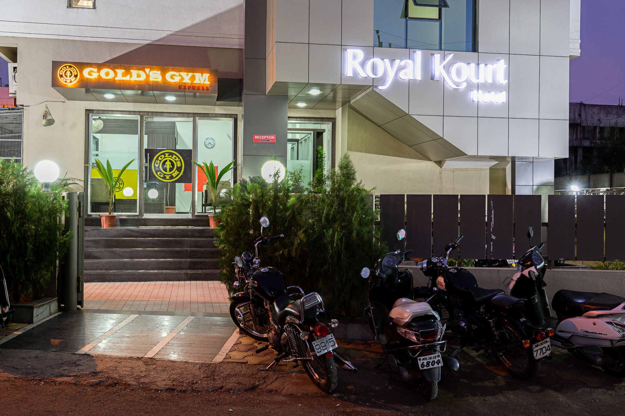 Treebo Trend Royal Kourt Aurangabad Hotel Bagian luar foto